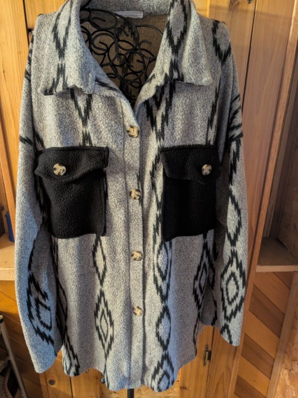 BUCKETLIST BUTTON UP JACKET SIZE L